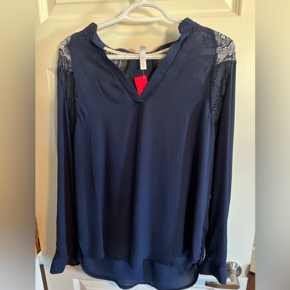 NWT Womens Blouse L - Picture 1 of 3